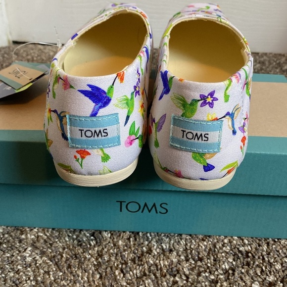 TOMS Hummingbirds Print Slip On Shoes Sz 7.5 NIB Alpargata Cloud Grey - Picture 4 of 5